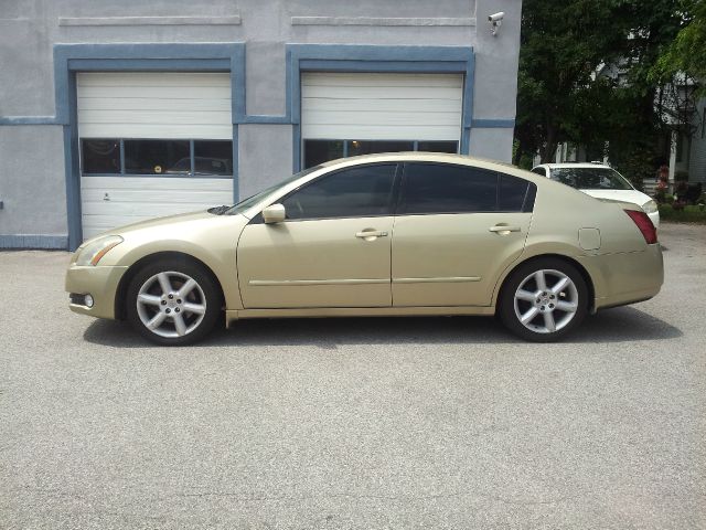 2004 Nissan Maxima SE
