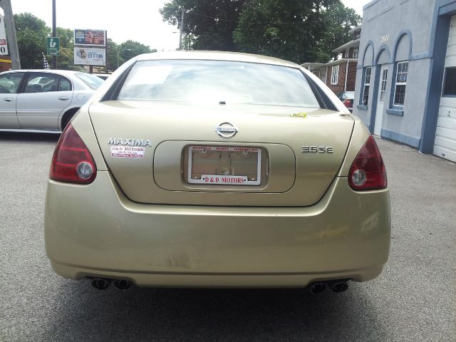 2004 Nissan Maxima SE