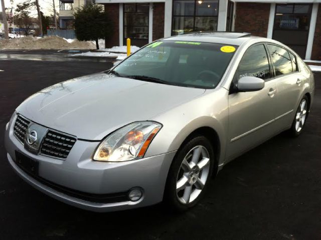 2004 Nissan Maxima SE