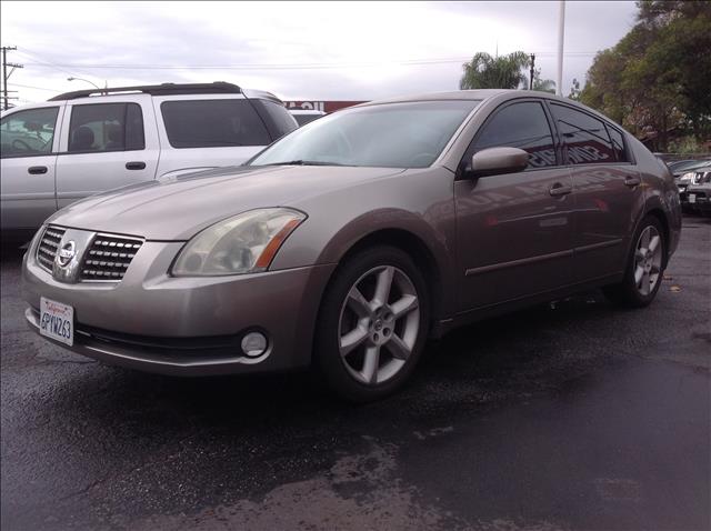 2004 Nissan Maxima SE