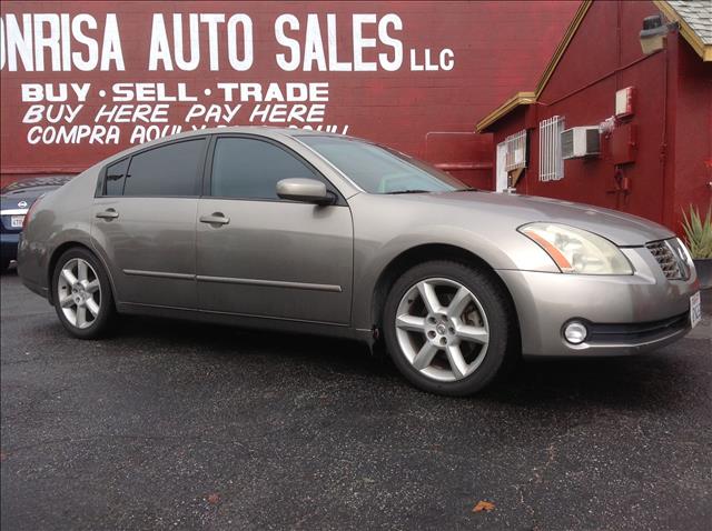 2004 Nissan Maxima SE