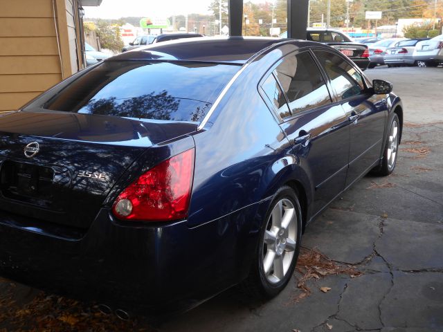 2004 Nissan Maxima SE