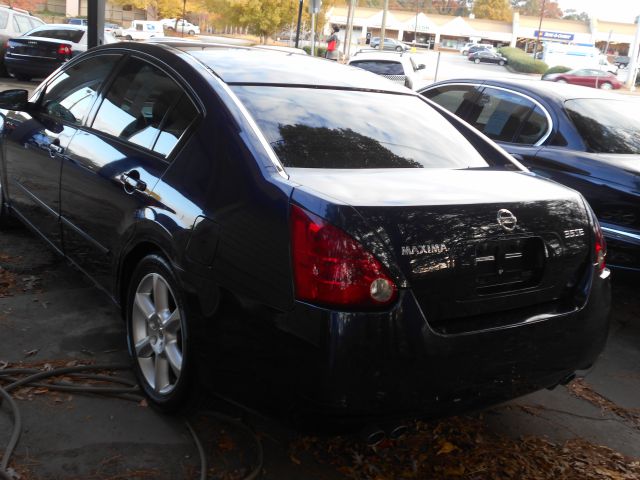 2004 Nissan Maxima SE