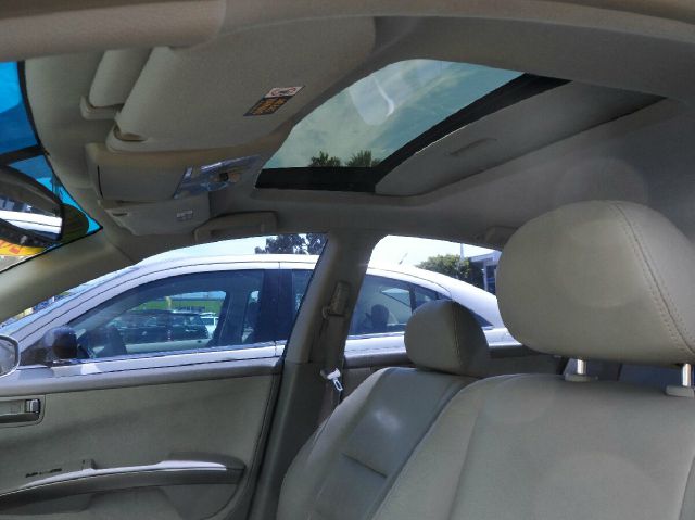 2004 Nissan Maxima SE