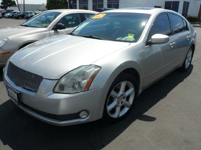 2004 Nissan Maxima SE