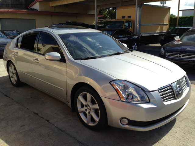 2004 Nissan Maxima SE