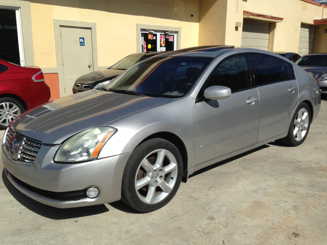 2004 Nissan Maxima SE