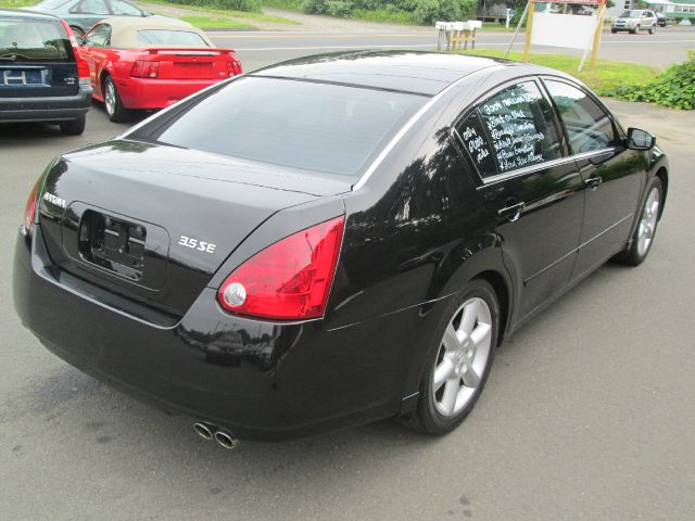 2004 Nissan Maxima SE