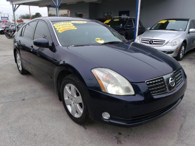 2004 Nissan Maxima SE