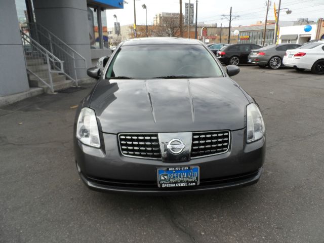2004 Nissan Maxima SE