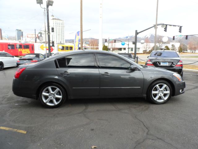 2004 Nissan Maxima SE
