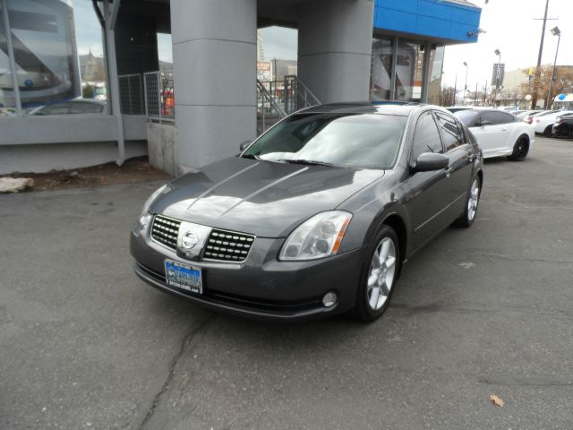 2004 Nissan Maxima SE