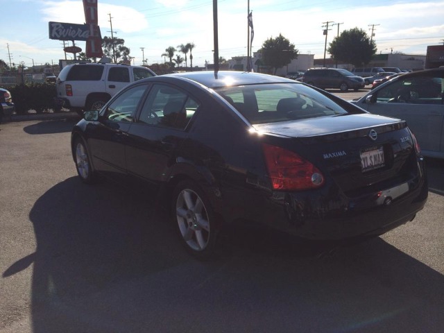 2004 Nissan Maxima SE