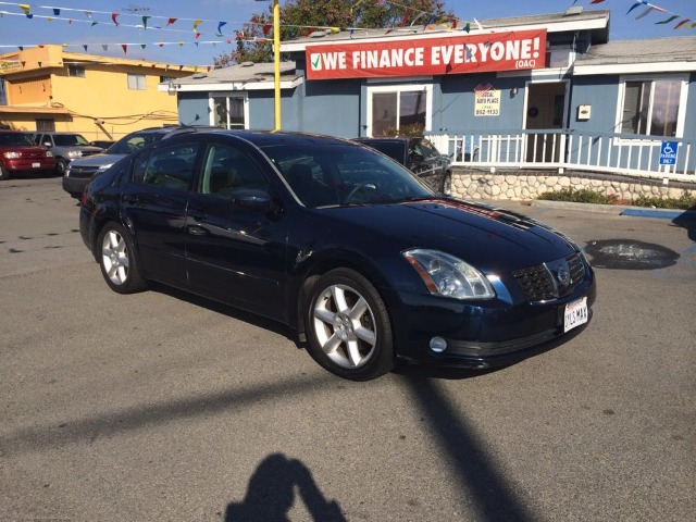 2004 Nissan Maxima SE