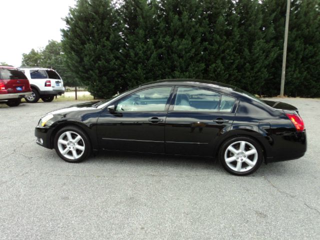 2004 Nissan Maxima SE