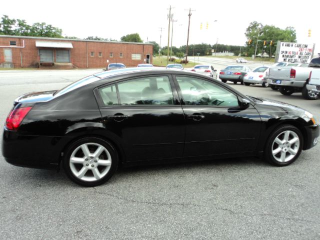 2004 Nissan Maxima SE