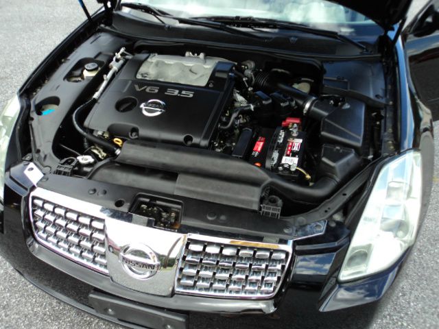 2004 Nissan Maxima SE