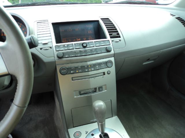 2004 Nissan Maxima SE