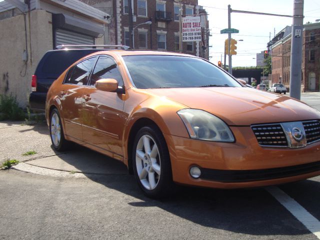2004 Nissan Maxima SE