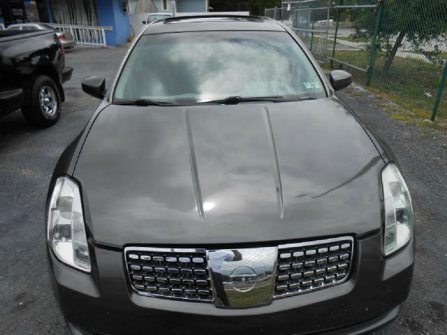 2004 Nissan Maxima SE