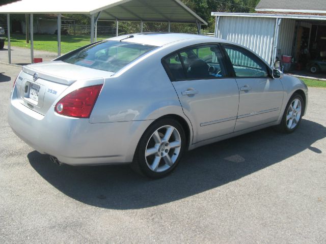 2004 Nissan Maxima SE