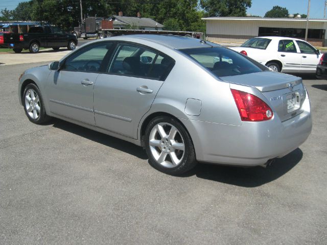 2004 Nissan Maxima SE