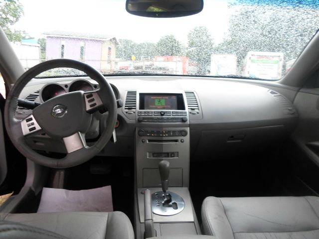 2004 Nissan Maxima SE