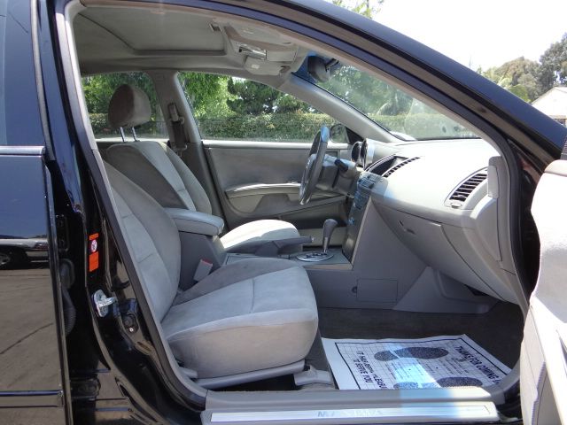2004 Nissan Maxima SE
