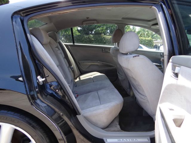 2004 Nissan Maxima SE