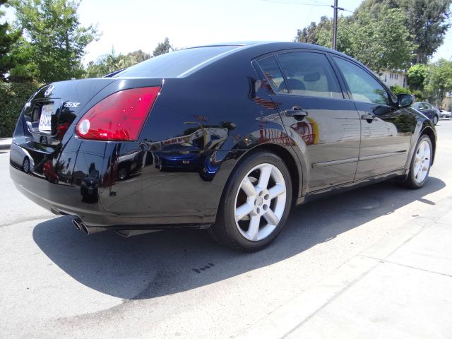 2004 Nissan Maxima SE