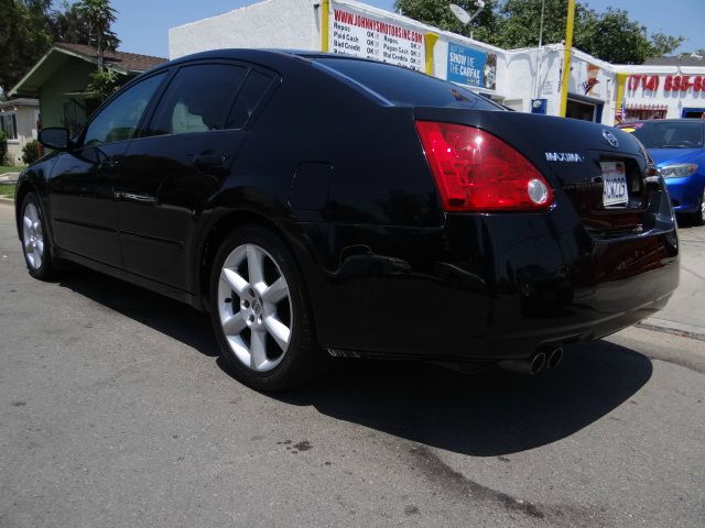 2004 Nissan Maxima SE