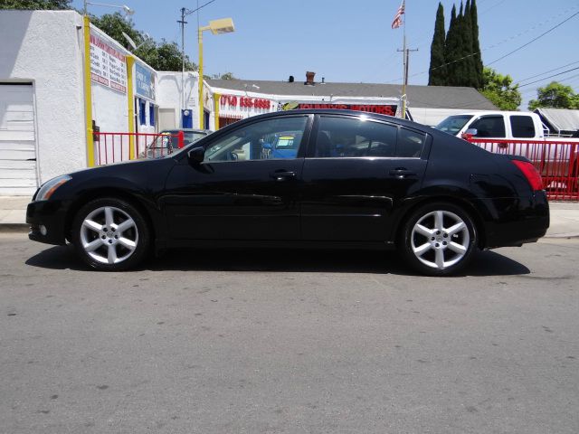 2004 Nissan Maxima SE