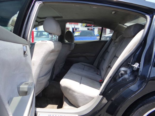 2004 Nissan Maxima SE