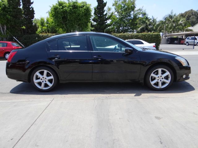 2004 Nissan Maxima SE