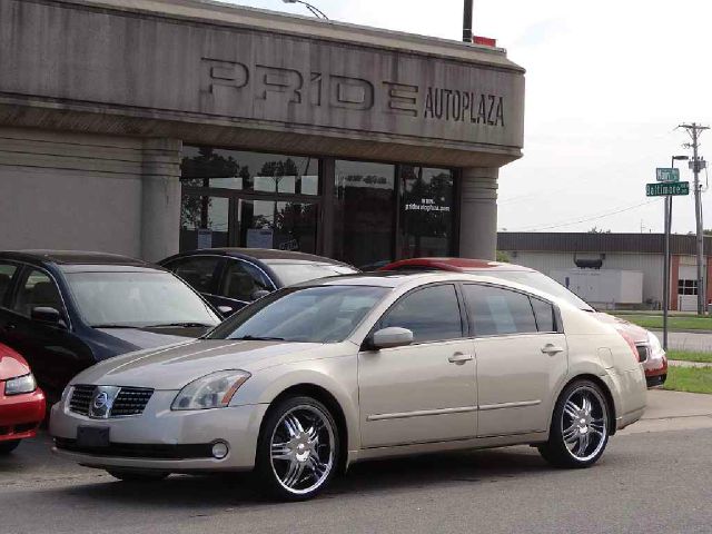 2004 Nissan Maxima SE