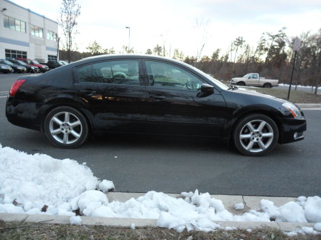 2004 Nissan Maxima SE