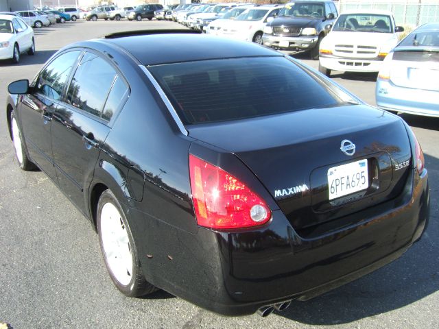2004 Nissan Maxima SE