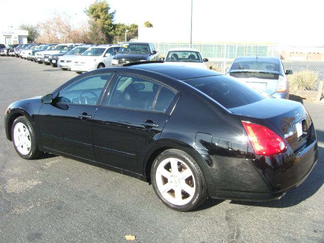 2004 Nissan Maxima SE