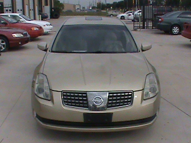 2004 Nissan Maxima SE