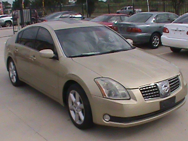 2004 Nissan Maxima SE