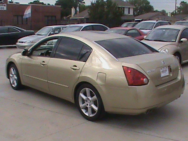 2004 Nissan Maxima SE