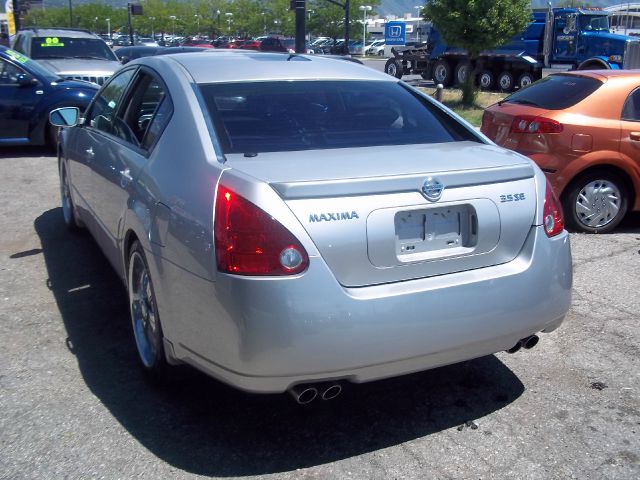 2004 Nissan Maxima SE