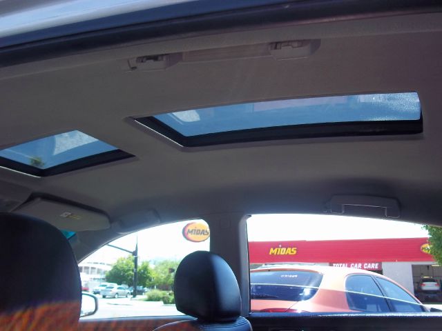 2004 Nissan Maxima SE