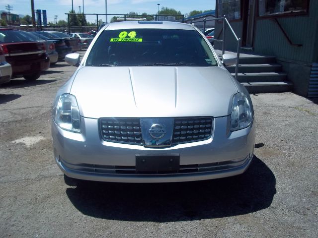 2004 Nissan Maxima SE