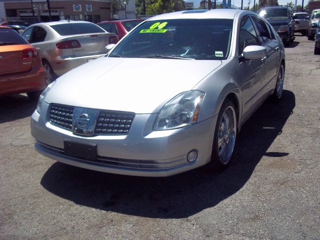 2004 Nissan Maxima SE