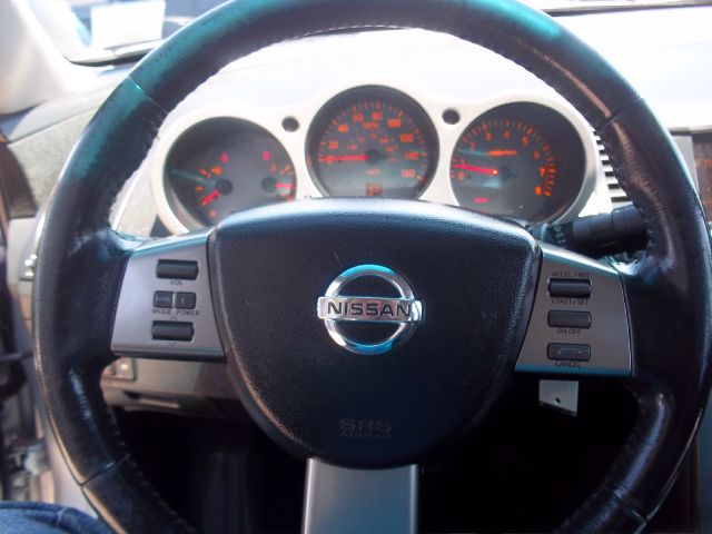 2004 Nissan Maxima SE