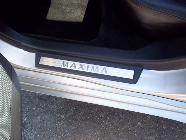 2004 Nissan Maxima SE