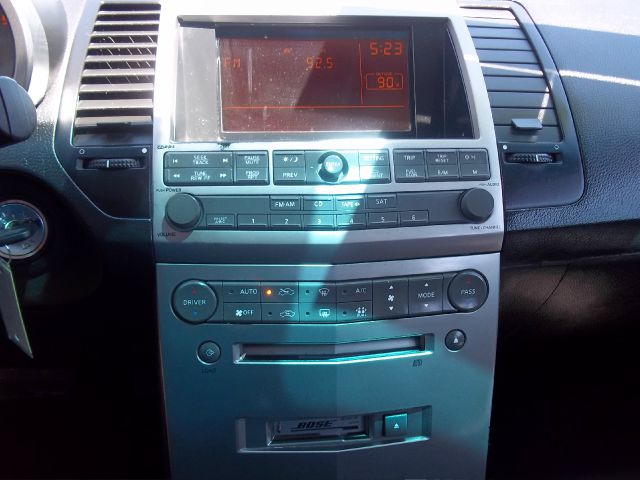 2004 Nissan Maxima SE