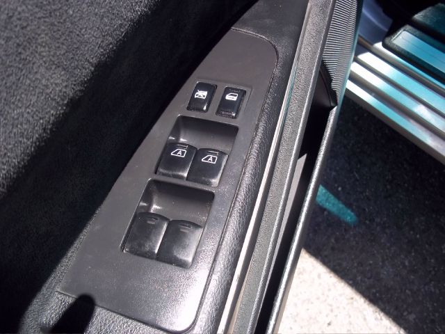 2004 Nissan Maxima SE