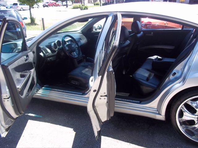 2004 Nissan Maxima SE
